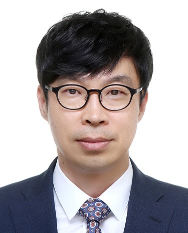 Woong Kyung Kim